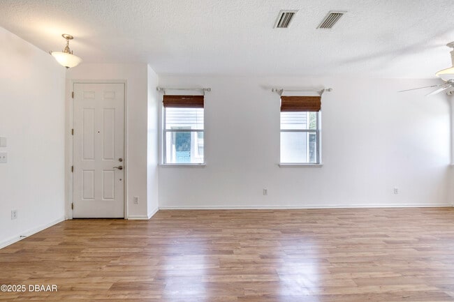 Building Photo - 637 Mount Olympus Blvd