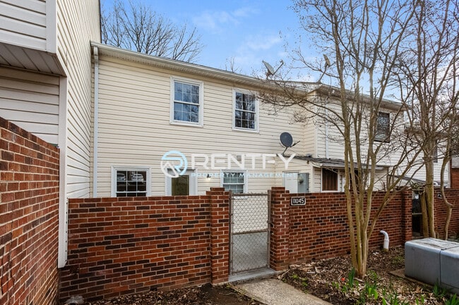 Building Photo - 11045 Hunter Trail Ln