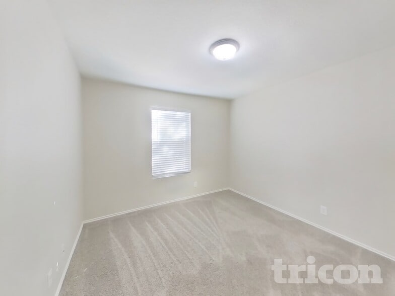 Building Photo - 2615 Thunder Gulch