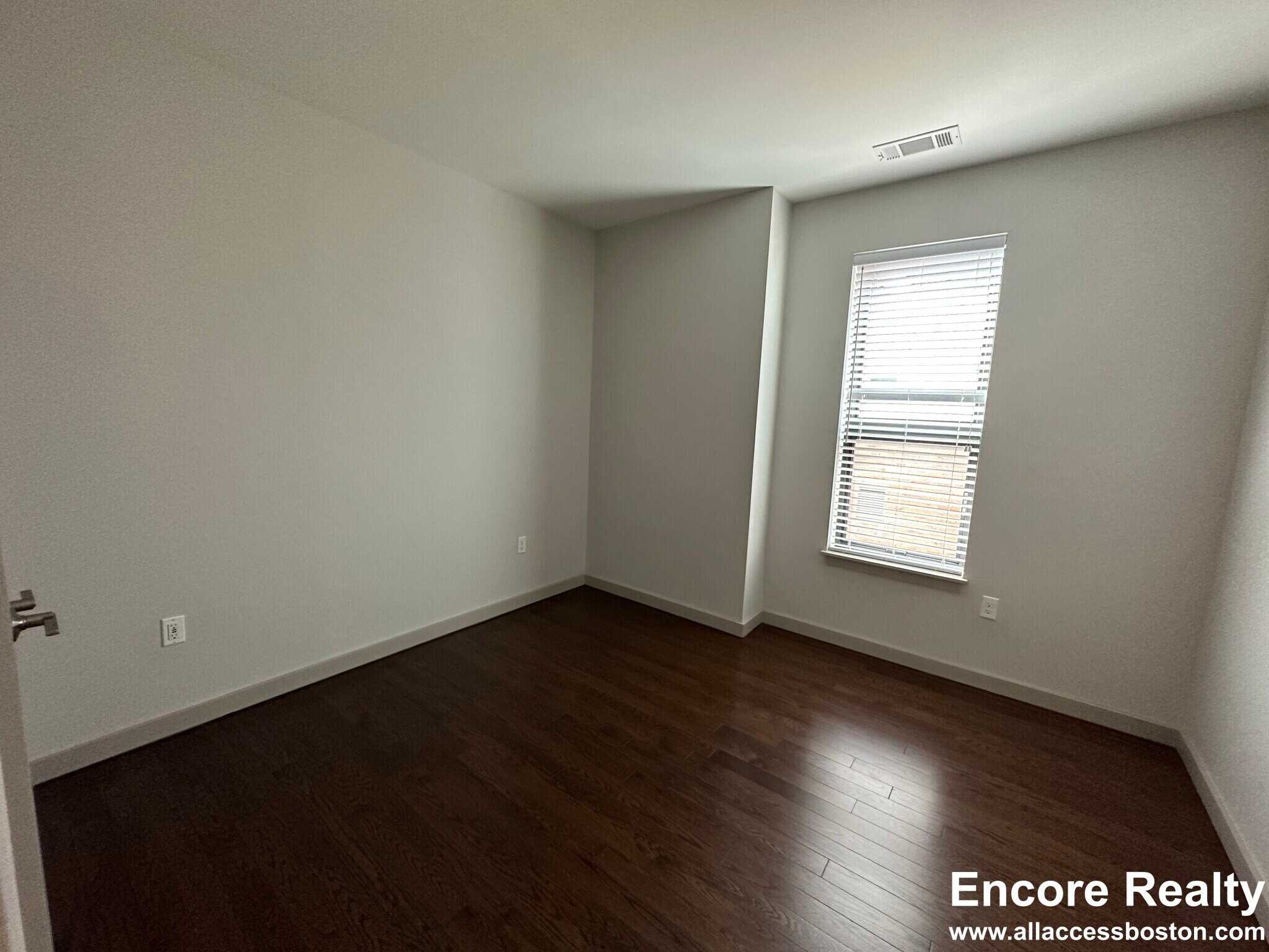 Building Photo - 26 Marion St