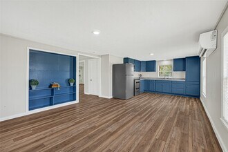 Building Photo - 4568 Dunnam Rd