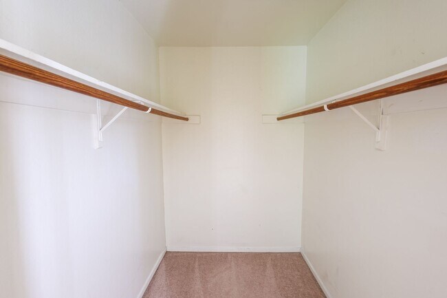 Building Photo - 229 Craddock Ave