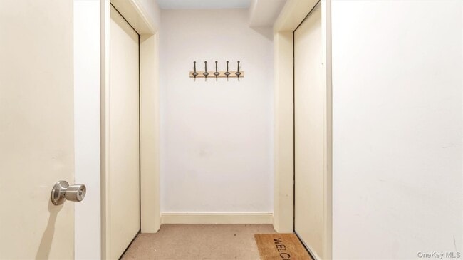 Building Photo - 148 Main St