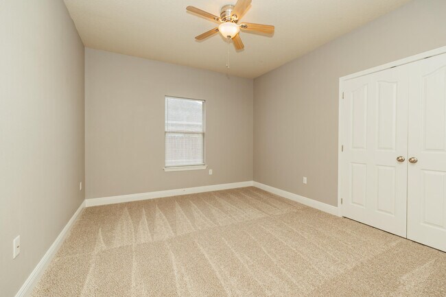 Building Photo - 406 Pendo Pl