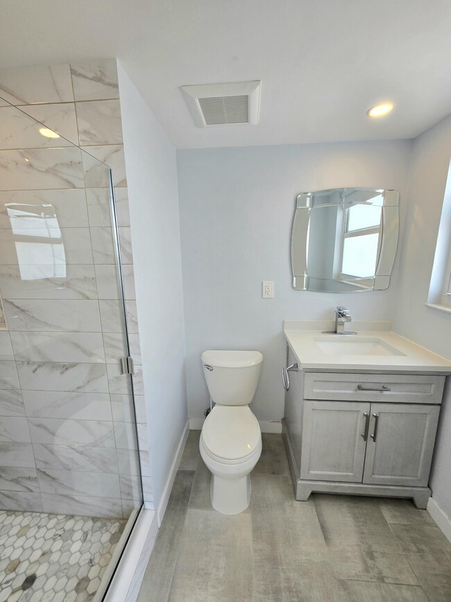 Building Photo - 137 Golden Isles Dr