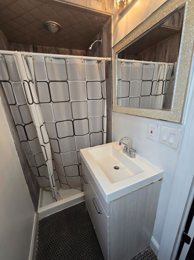 Building Photo - Spacious 4BR Ranch with 3 Living Rooms on 1.7 Acres — Howell