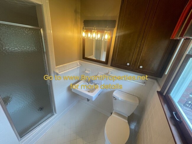 Building Photo - 1250 Dalemere Dr