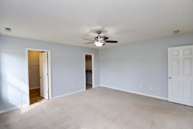 Building Photo - 60 Vinca Ct