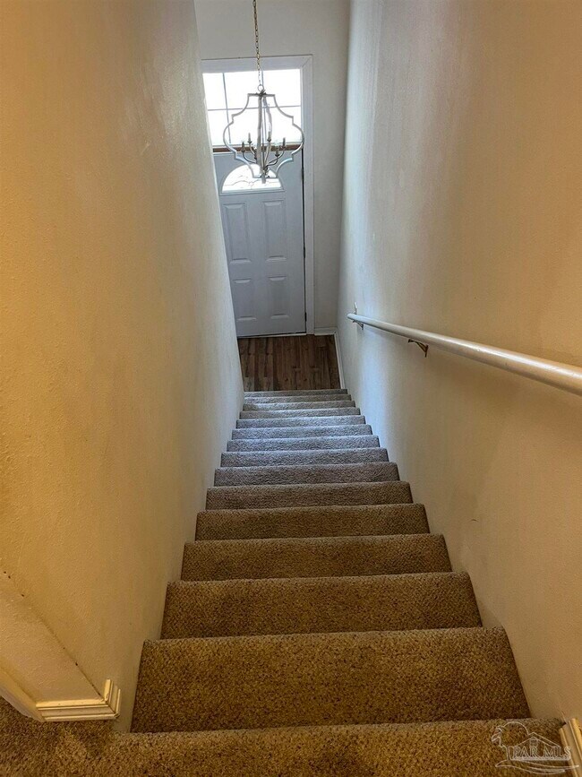 Building Photo - 1348 Redwood Ln