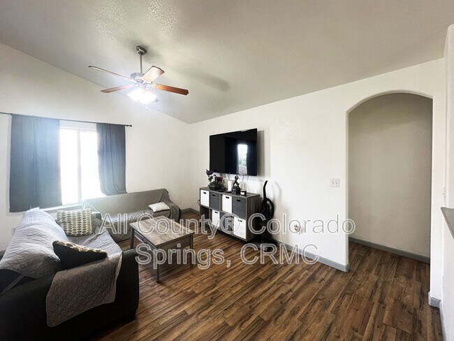 Building Photo - 6168 Rocking Chair Ln