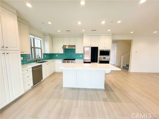 Building Photo - 148 Sabbia