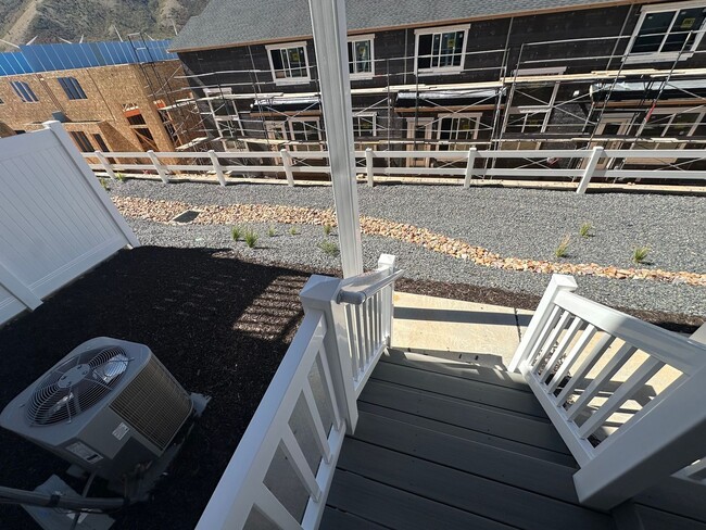 Building Photo - 5260 Acacia Dr