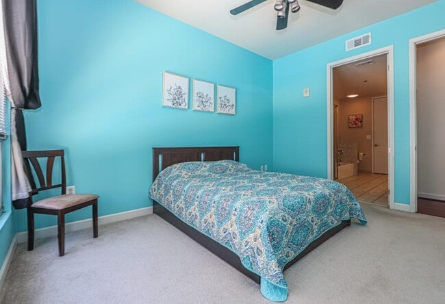 Building Photo - 711 Cosmopolitan Dr NE