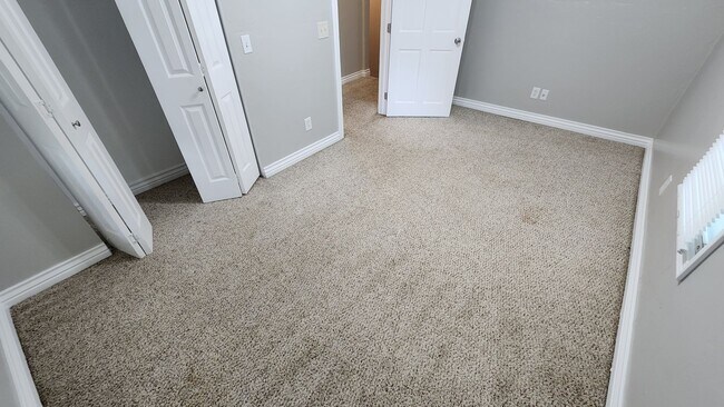 Building Photo - 4 bed 2 bath house in Edmond, OK next to UCO campus