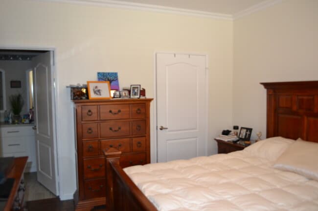 Building Photo - Elisa Ln