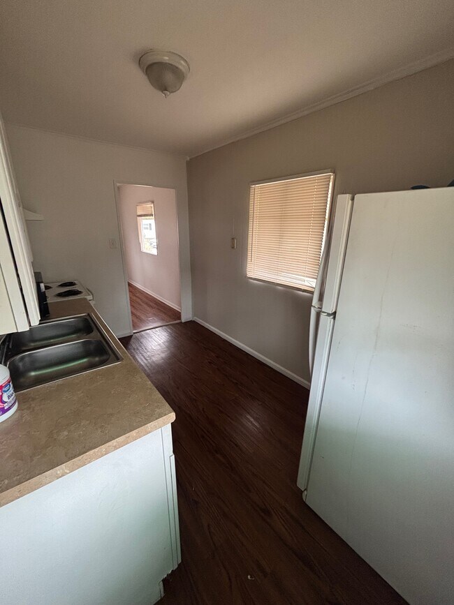 Building Photo - 6725 Wanda Ave