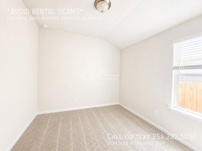 Building Photo - 105 Fossil Dr