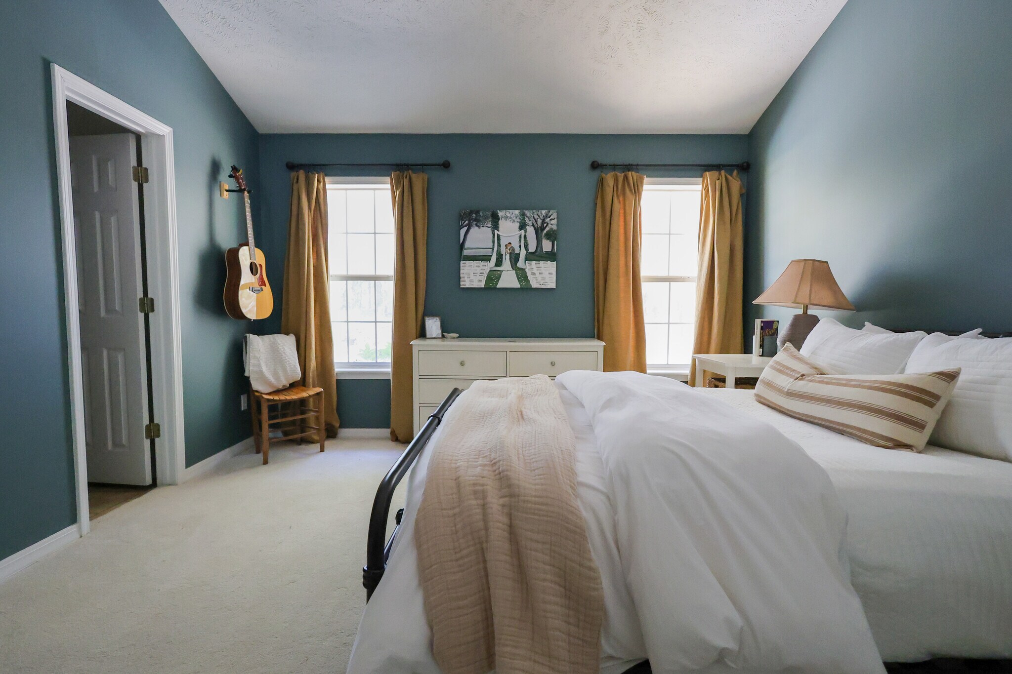 Master BR includes walk in closet - 15 Caitlin Ave