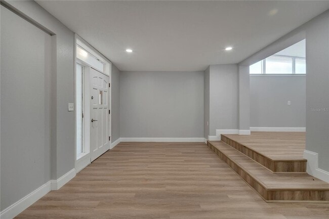 Building Photo - 2303 Bonneville Dr