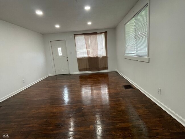 Building Photo - 2908 Hillside Ave