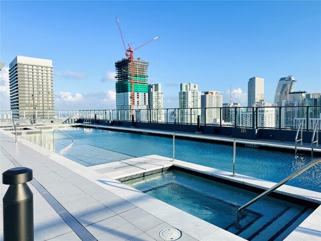 Building Photo - 121 NE 5th St