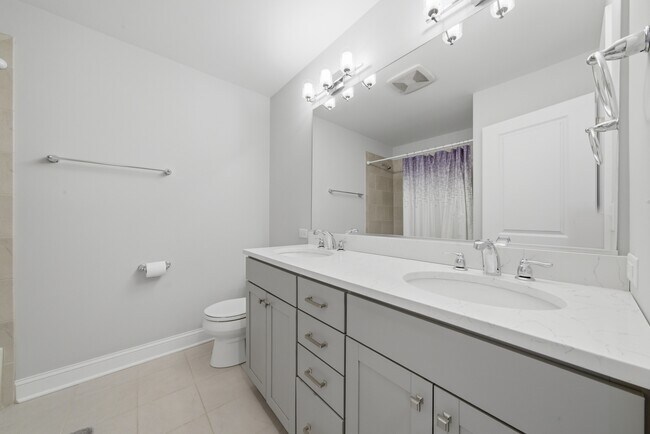 Building Photo - 7814 Brookbank Rd