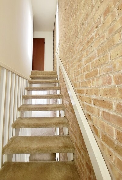 Building Photo - 712 Concord Ln