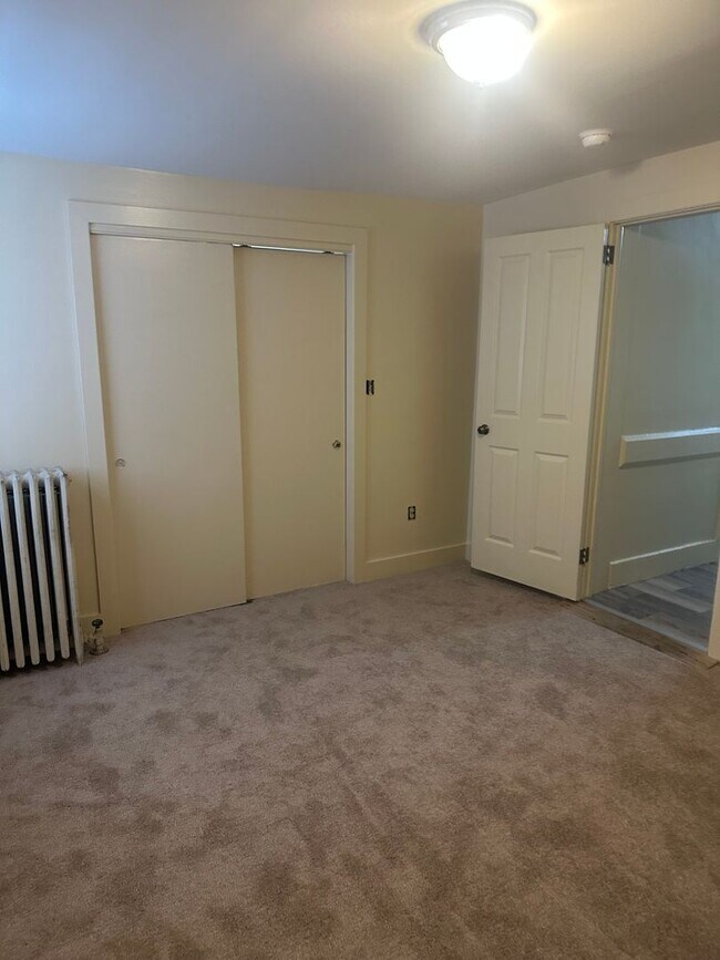 Building Photo - 226 E High St