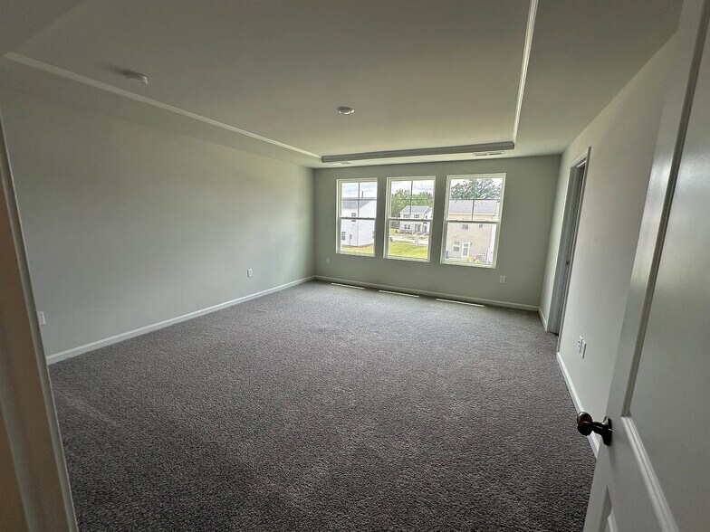Building Photo - Room in Townhome on Arkose Dr
