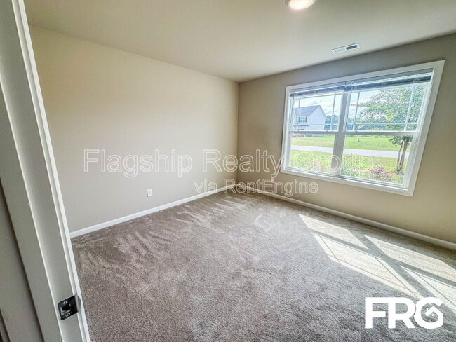 Building Photo - 110 Highland Pk Dr