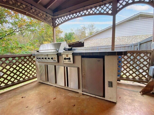 Building Photo - 8303 Alabama Dr