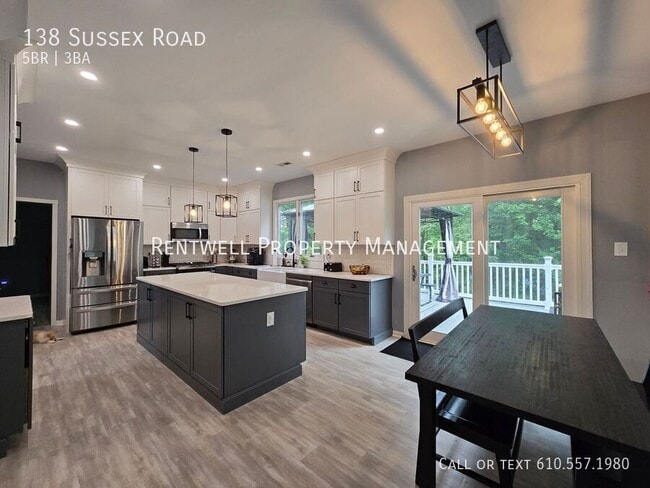 Building Photo - 138 Sussex Rd