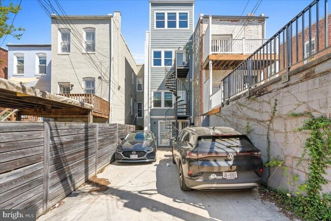 Building Photo - Stunning 1,300 Square Foot Eckington Home ...