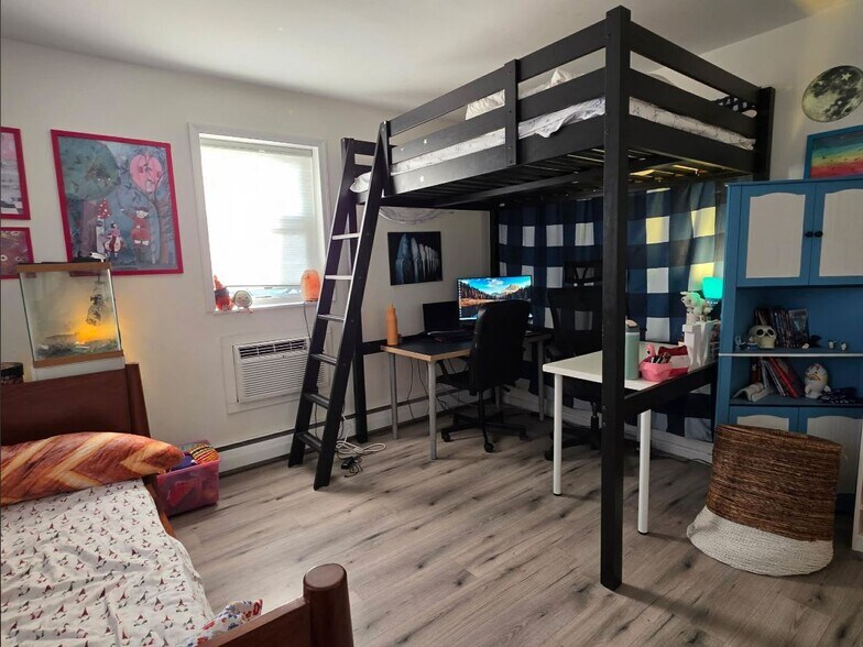 Building Photo - 412 N Wayne Ave