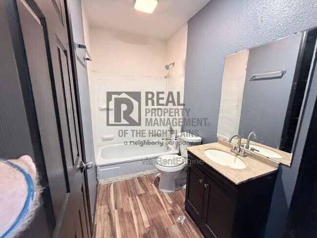 Building Photo - 707 N Mirror St