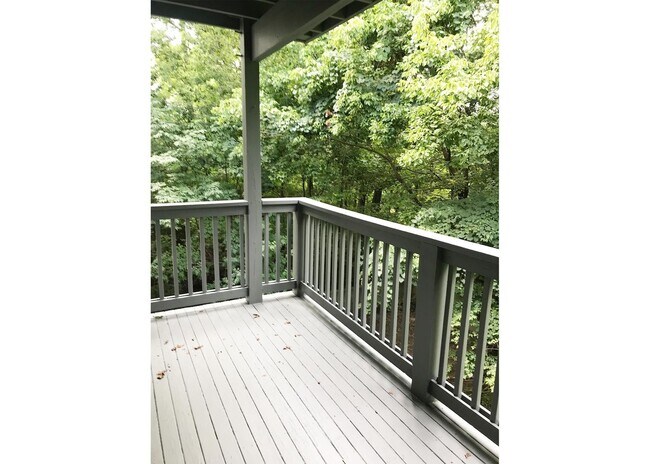 Building Photo - 3227 Bishop St