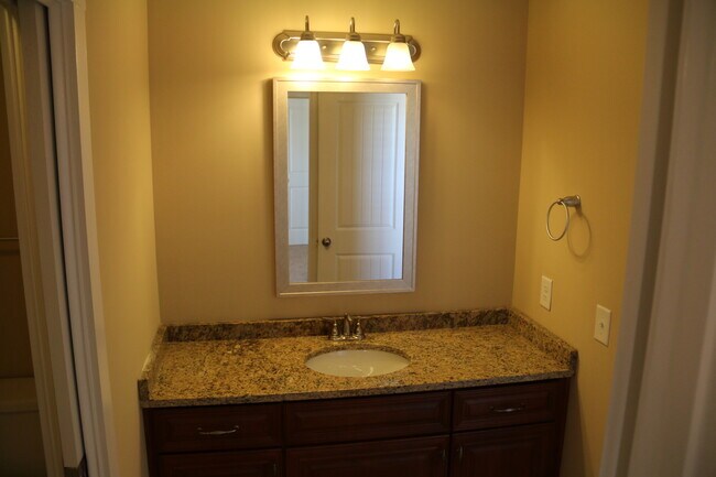 Building Photo - Executive Rental in Cypress Point S/D