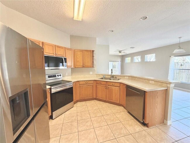 Building Photo - 1044 Longville Cir