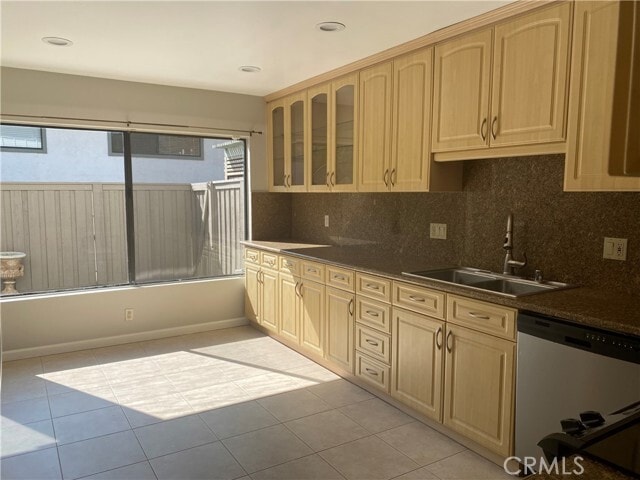 Building Photo - 8088 Caminito Mallorca