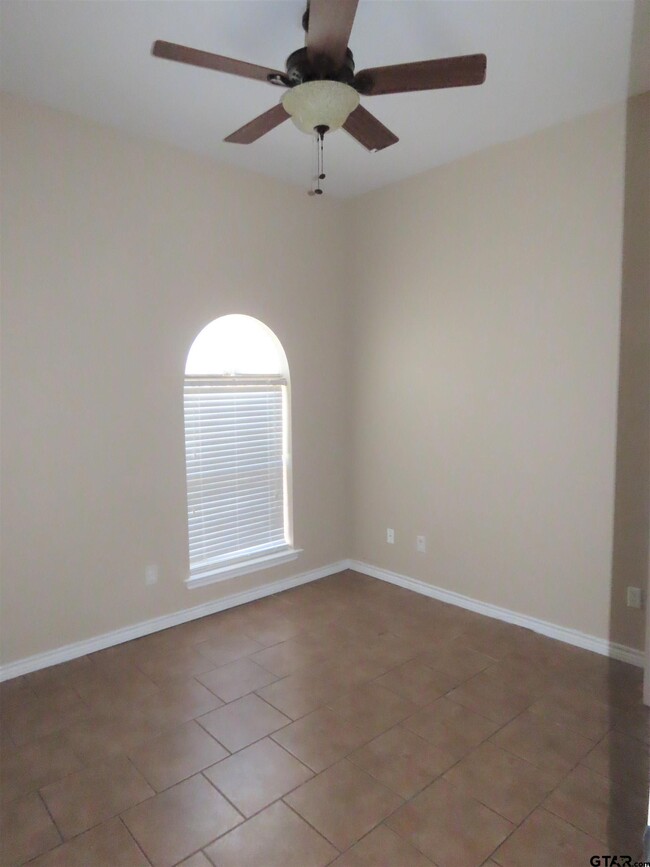 Building Photo - 21206 Altuda Ln