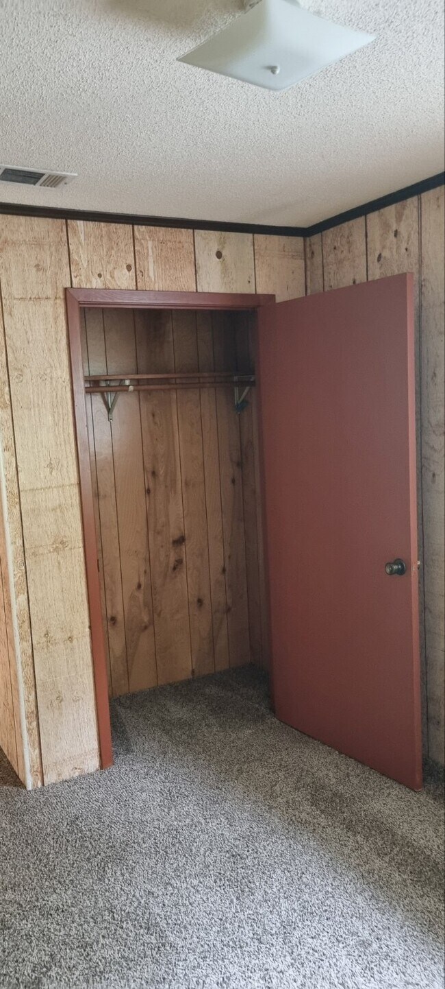 Building Photo - Oak Ridge Apartment