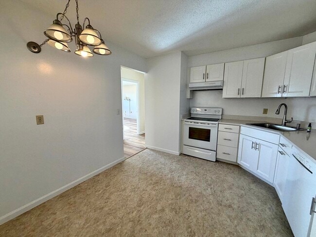 Building Photo - 151 Coolidge Ave