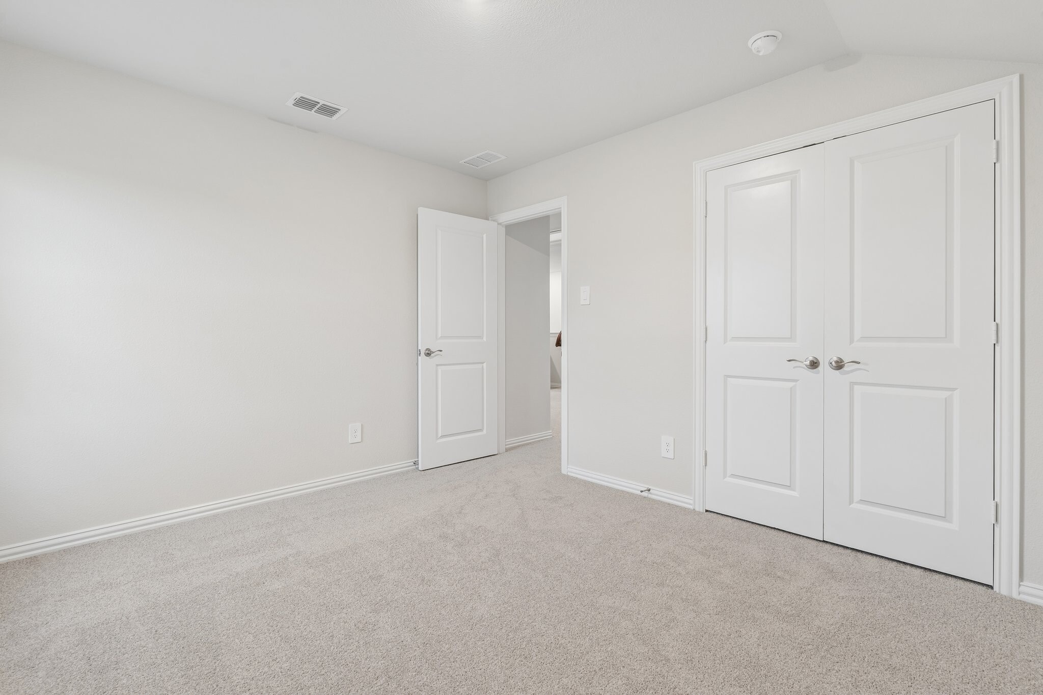 Building Photo - 702 Dotty Dr