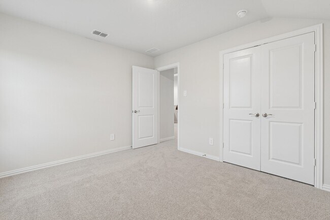 Building Photo - 702 Dotty Dr