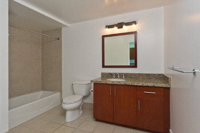 Building Photo - 909 Kapiolani Blvd