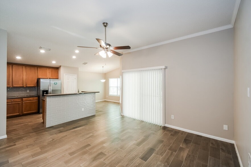 Building Photo - 1032 Beckingham Dr