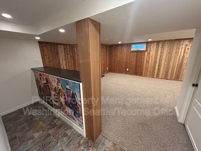 Building Photo - 208 N Washington Ave