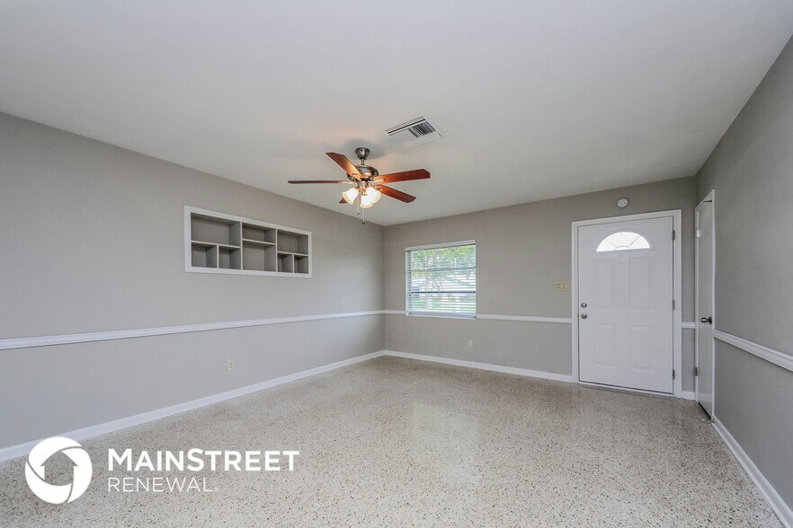 Building Photo - 417 Halsey St