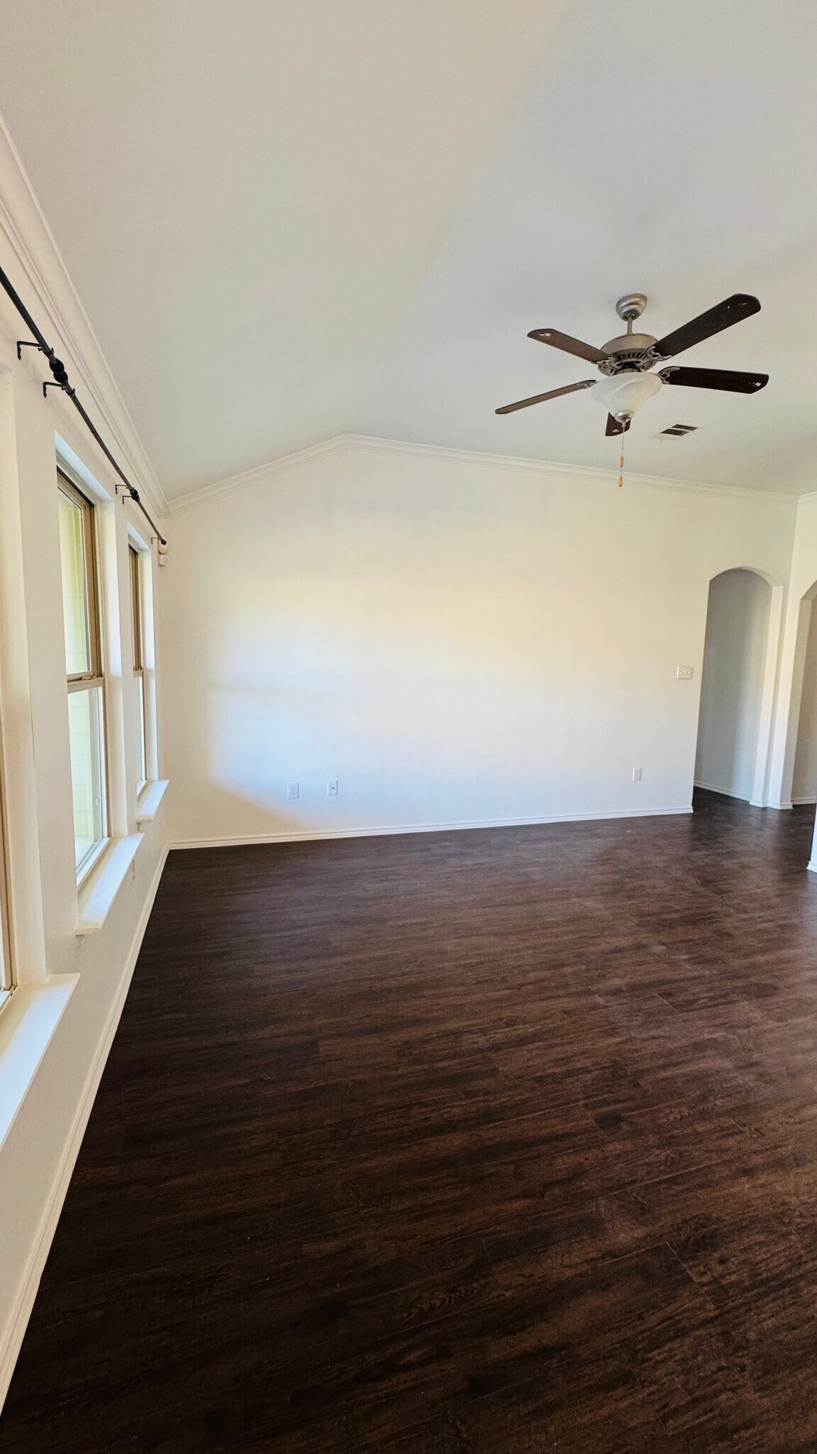 Building Photo - 112 Hendelson Ln