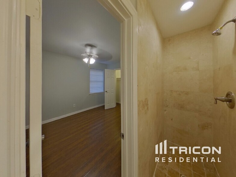 Building Photo - 126 Tharp St